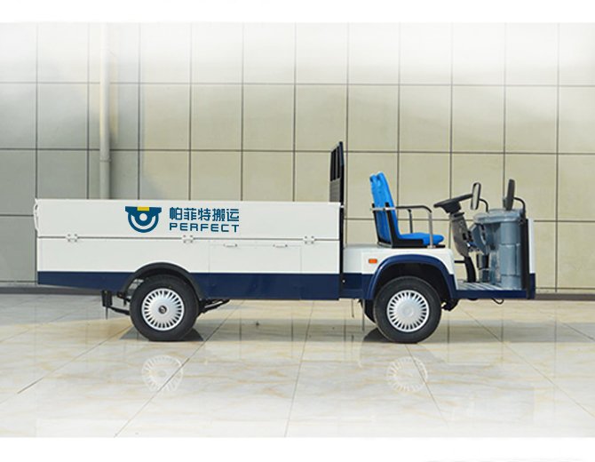 工廠車間中轉(zhuǎn)車