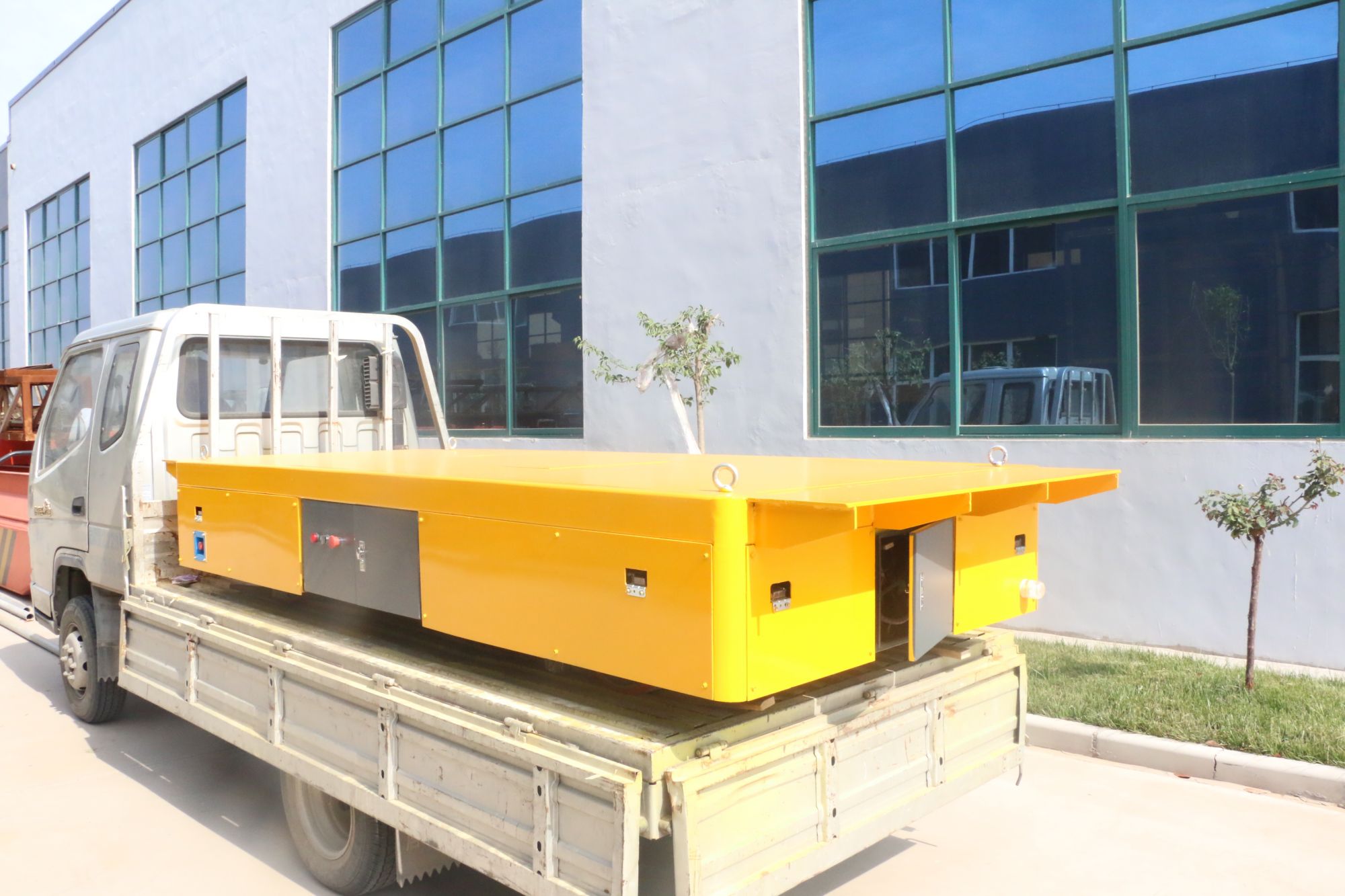 上海5噸電動(dòng)搬運(yùn)車